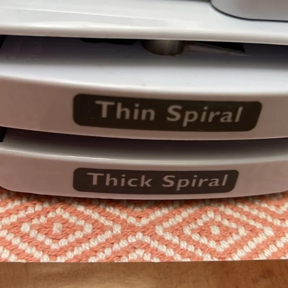 Veggetti Pro Vegetable Spiral Cutter - Picture 4 of 11